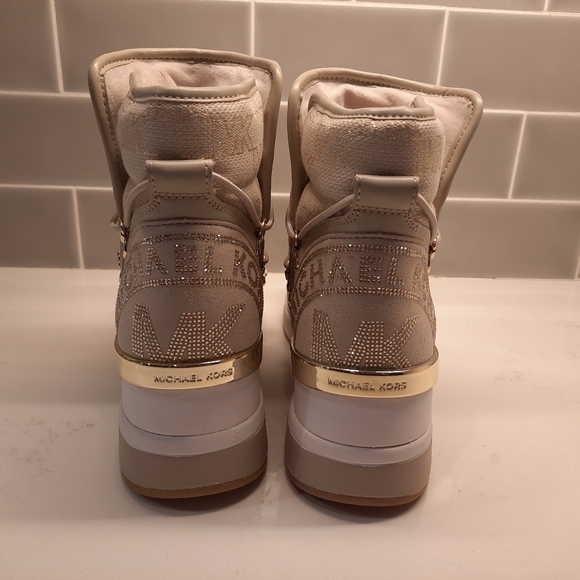 Michael Kors Lula MK Signature Outline Jacquard Boot Bootie NWOT Gold/Ivory - 7M - Picture 4 of 7